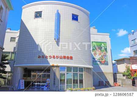 福井県敦賀市、みなとつるが山車会館の風景 128606587