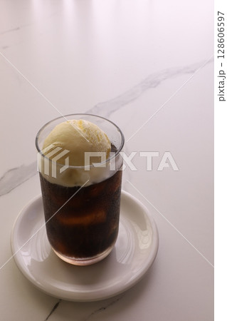コーヒーフロート 128606597