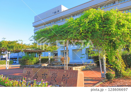 愛知県津島市、津島市役所の風景 128606697