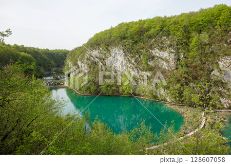 spectacular waterfalls and lakes of Plitvice Lakes National Park, in Croatia 128607058
