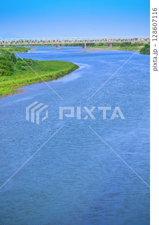 利根川 昭和橋から下流の眺め 初夏の風景 利根川 昭和橋から下流の眺め 初夏の風景 128607116