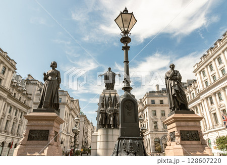 the Guards Crimean War Memorial, It commemorates the Allied victory in the Crimean War and specifically honors the 2,162 soldiers of the Brigade 128607220