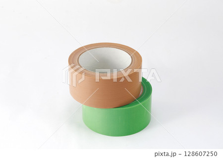 養生テープとガムテープ 128607250