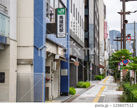 JR東日本「馬喰町駅」5番出口の駅名表示部 128607512
