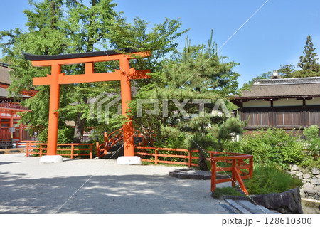 下鴨神社の鳥居 128610300