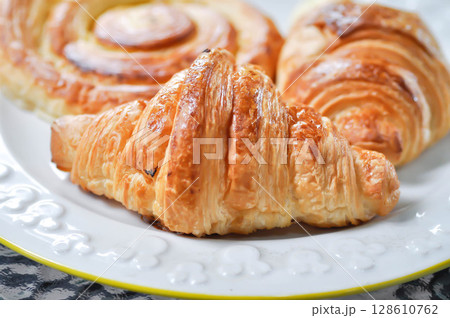 croissant ,French croissant or chocolate croissant or French bread and danish or danish pastry croissant ,French croissant or chocolate croissant or French bread and danish or danish pastry 128610762