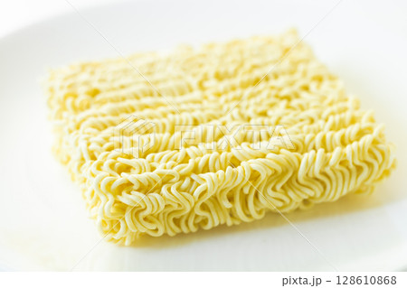 インスタントラーメン 128610868