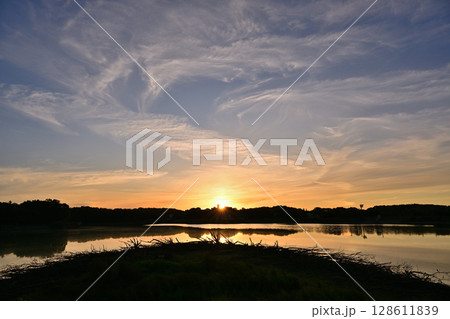 朝日のある風景 朝日のある風景 128611839