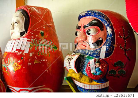 夏の日のだるま寺 128615671