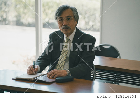 80 year olds 128616551