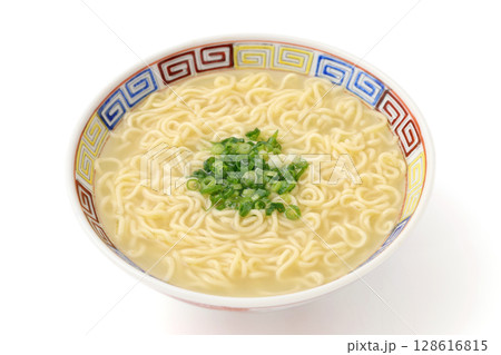 塩ラーメン　インスタントラーメン  128616815