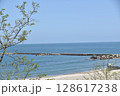 日和山より海岸をのぞむ 128617238
