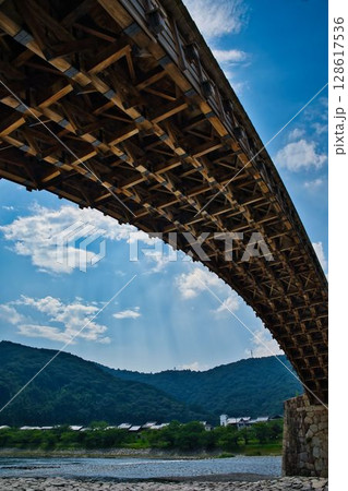 夏の錦帯橋 夏の錦帯橋 128617536