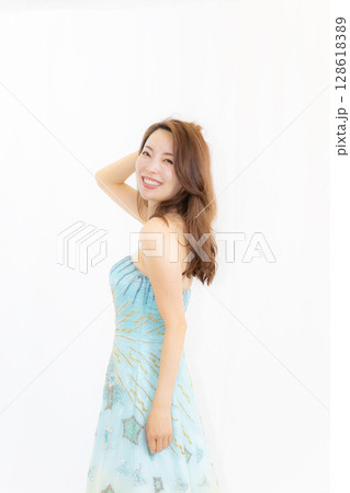 2025夏のドレス・ワンピース 128618389