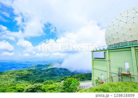 夏の背振山山頂から見た景色　佐賀県神埼市 128618809
