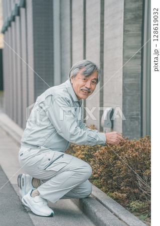 80 year olds 80 year olds 128619032