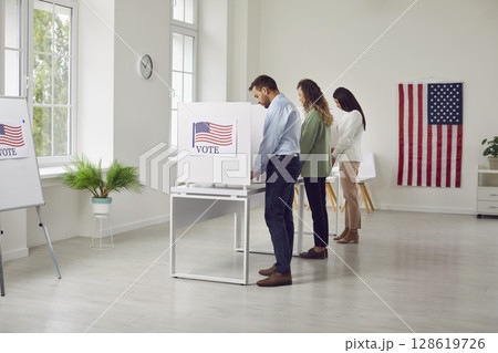 USA Citizens Voting on Election Day USA Citizens Voting on Election Day 128619726