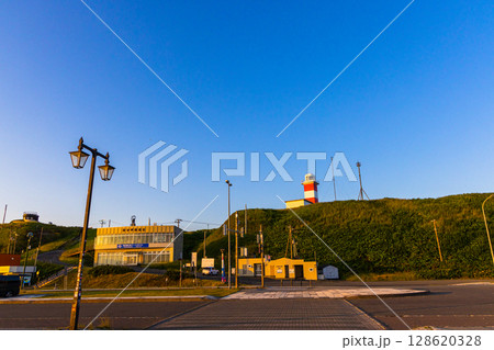 【北海道_稚内市】朝光の宗谷岬 128620328