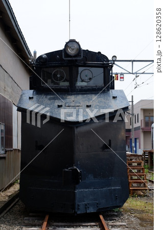 弘南鉄道大鰐線津軽大沢駅に留置されているキ105ラッセル雪掻車 128620358