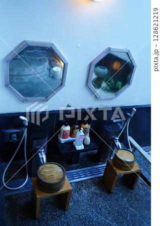 温泉のカラン 128621219