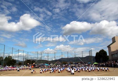 運動会の組み立て体操 運動会の組み立て体操 128622941