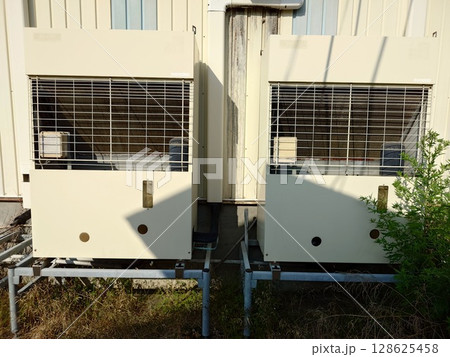 空冷式屋外設置型冷凍機 128625458