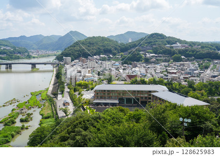 国宝犬山城（現存天守） 128625983