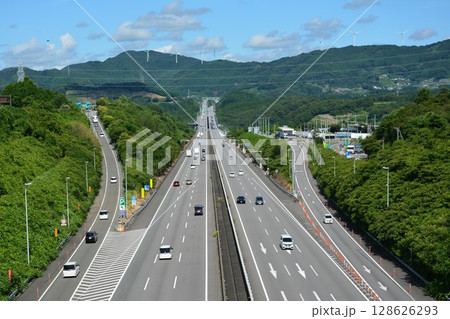 新東名高速道路と浜松サービスエリア 新東名高速道路と浜松サービスエリア 128626293