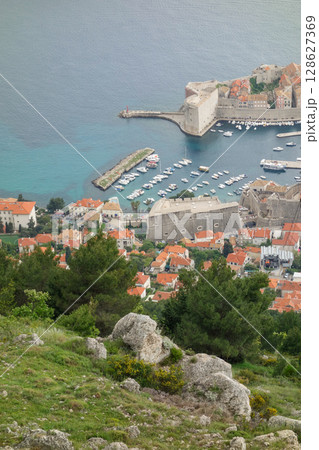 panoramic aerial view of the old town of Dubrovnik and port. Croatia 128627369