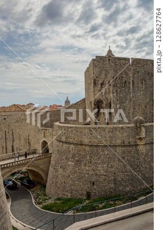 stone walls of fortified city of Dubrovnik castle in Croatia stone walls of fortified city of Dubrovnik castle in Croatia 128627764