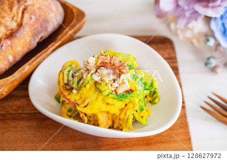 さやえんどう入りパンプキンサラダ 128627972