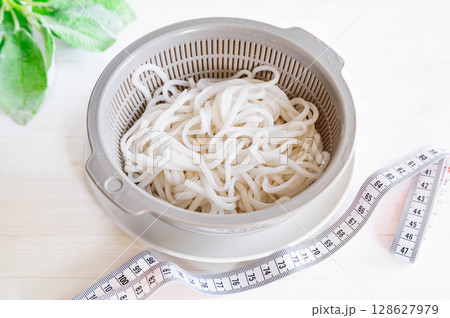 ヘルシー麺　平麺 128627979