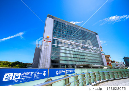 日本の横浜都市景観 7月。新横浜駅などを望む。新時代へ…=19日 日本の横浜都市景観 7月。新横浜駅などを望む。新時代へ…=19日 128628076