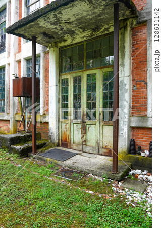 雨上がりの幌内変電所 128631142