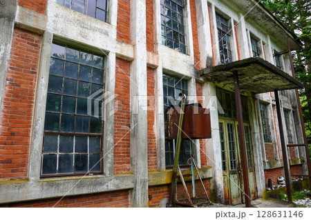 雨上がりの幌内変電所 128631146