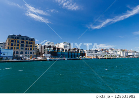 Beautiful Istanbul cityscape view from cruise sailing to Bosphorus,Turkey 128633982