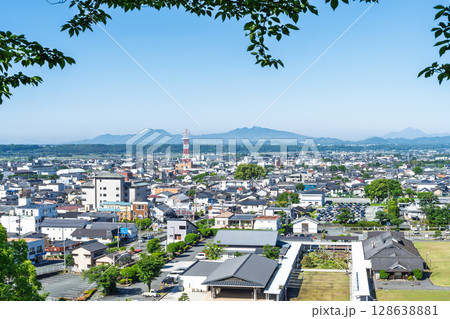 展望台から観える温泉街と都市景観(菊池市)(菊池公園) 展望台から観える温泉街と都市景観(菊池市)(菊池公園) 128638881