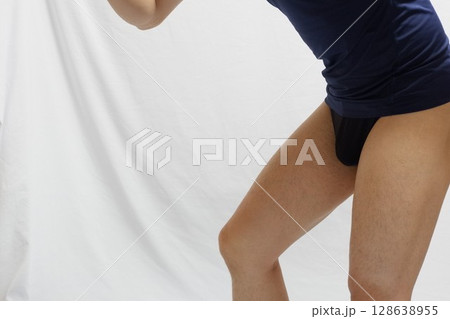走る男 128638955