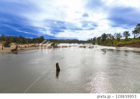 The Nepean River flowing through Yarramundi Reserve The Nepean River flowing through Yarramundi Reserve 128639953