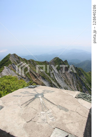 大山最高峰 ”剣ヶ峰”山頂!『日本100名山』鳥取県「伯耆大山」稜線 登山道・登山初心者 vlog 大山最高峰 ”剣ヶ峰”山頂!『日本100名山』鳥取県「伯耆大山」稜線 登山道・登山初心者 vlog 128640286
