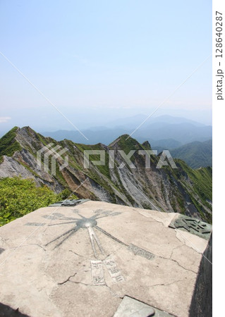 大山最高峰 ”剣ヶ峰”山頂!『日本100名山』鳥取県「伯耆大山」稜線 登山道・登山初心者 vlog 大山最高峰 ”剣ヶ峰”山頂!『日本100名山』鳥取県「伯耆大山」稜線 登山道・登山初心者 vlog 128640287