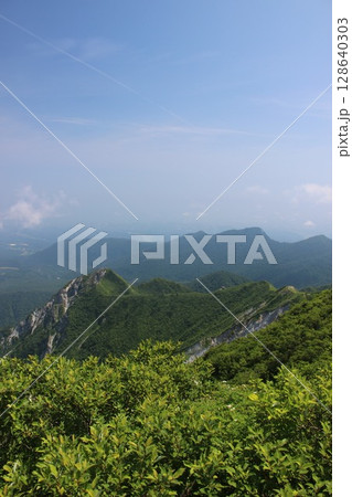大山最高峰 ”剣ヶ峰”山頂!『日本100名山』鳥取県「伯耆大山」稜線 登山道・登山初心者 vlog 大山最高峰 ”剣ヶ峰”山頂!『日本100名山』鳥取県「伯耆大山」稜線 登山道・登山初心者 vlog 128640303