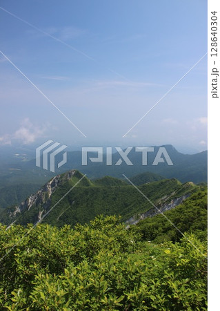 大山最高峰 ”剣ヶ峰”山頂!『日本100名山』鳥取県「伯耆大山」稜線 登山道・登山初心者 vlog 大山最高峰 ”剣ヶ峰”山頂!『日本100名山』鳥取県「伯耆大山」稜線 登山道・登山初心者 vlog 128640304