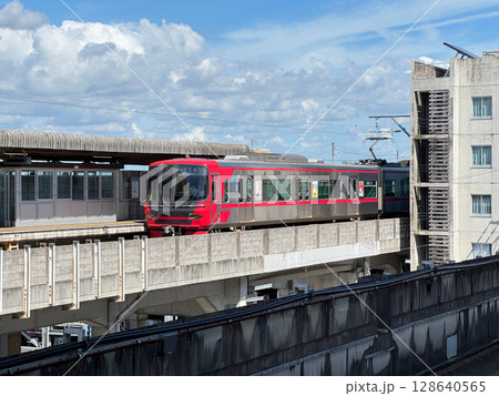 名鉄羽島線新羽島駅に停車中の名鉄9100系電車 128640565