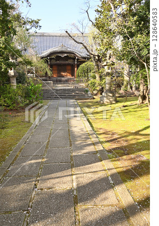 雑司ヶ谷散歩：日蓮宗威光山法明寺 本堂 128640583