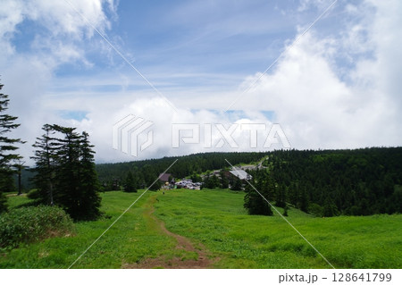 志賀高原横手山山頂 満天ビューテラス 志賀高原横手山山頂 満天ビューテラス 128641799