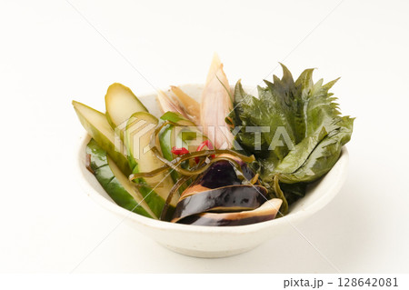 浅漬け 出汁でつけた夏野菜 浅漬け 出汁でつけた夏野菜 128642081