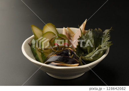 浅漬け　出汁でつけた夏野菜 128642082