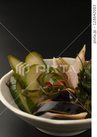 浅漬け　出汁でつけた夏野菜 128642083