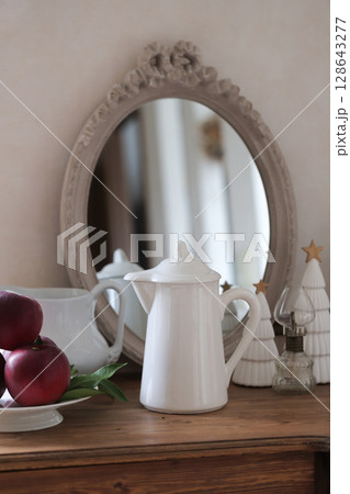 鏡に写る世界 鏡に写る世界 128643277